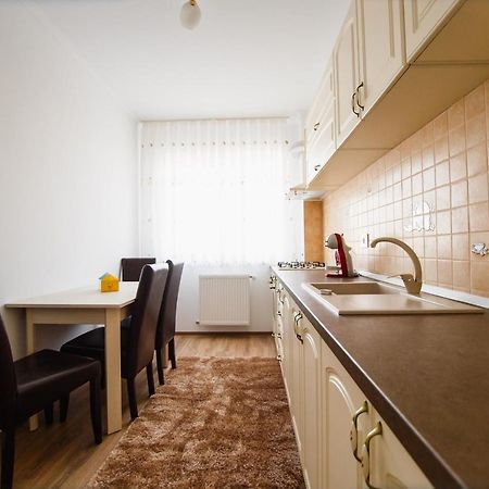 Bright & Elegant Central Apartment Oradea Exterior foto