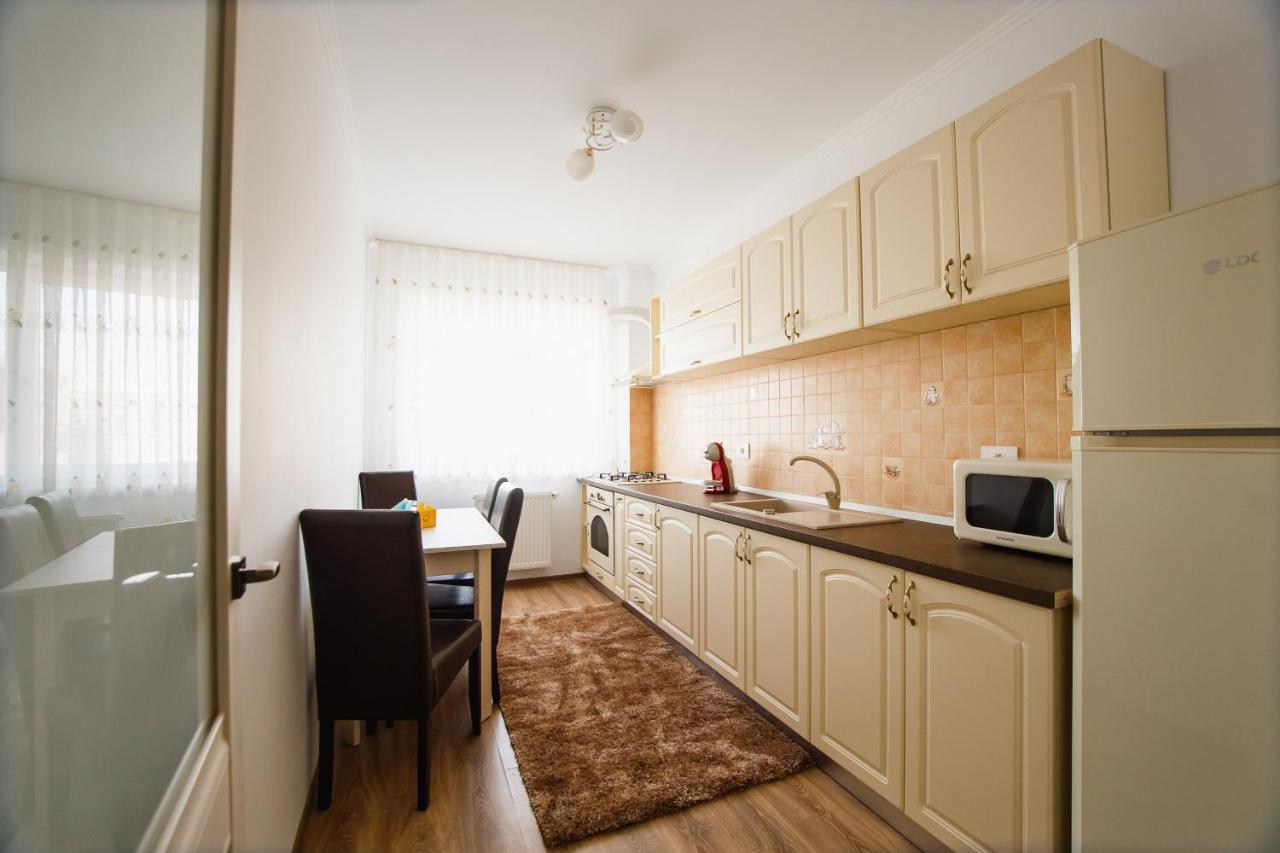 Bright & Elegant Central Apartment Oradea Exterior foto