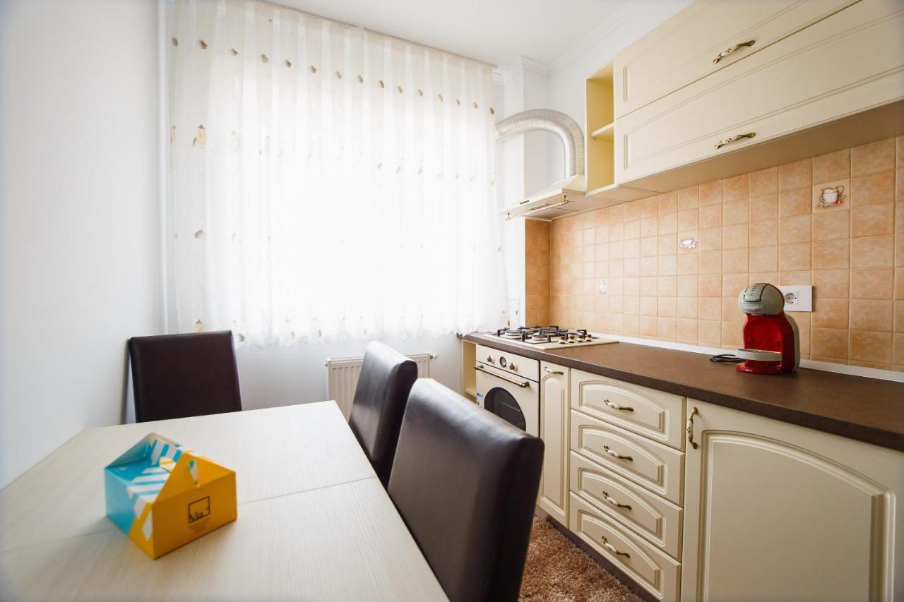 Bright & Elegant Central Apartment Oradea Exterior foto
