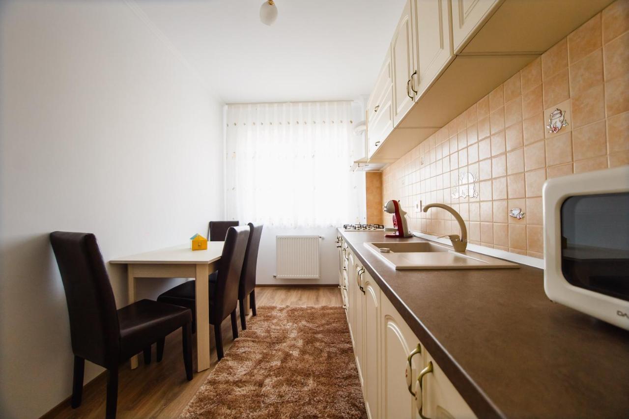 Bright & Elegant Central Apartment Oradea Exterior foto